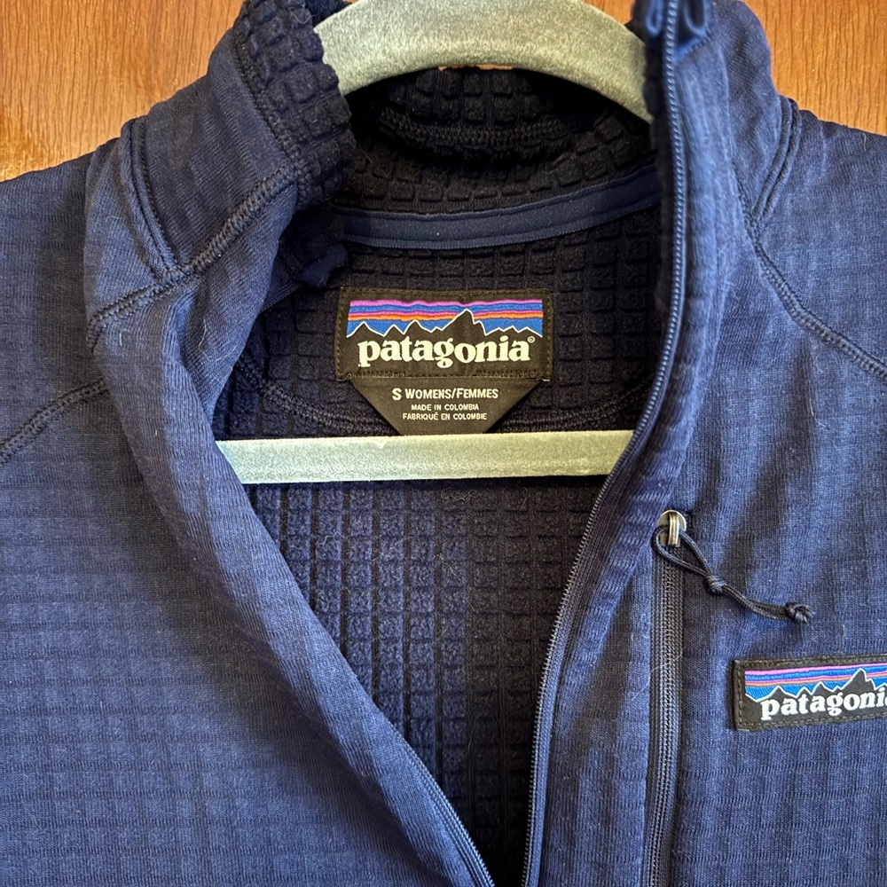Patagonia women’s R1
